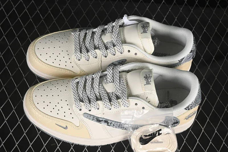 All Categories Air Jordan Jordan Series Basketball Shoes Air Jordan 1 Low High-end Customized Low-top Shoes Travis Scott x Fragment Design x Air Jordan 1 Low OG SP AJ1 Joe 1 Stussi Joint Gray-yellow Snake Print Low-top Cultural Casual Shoes XS7089-621